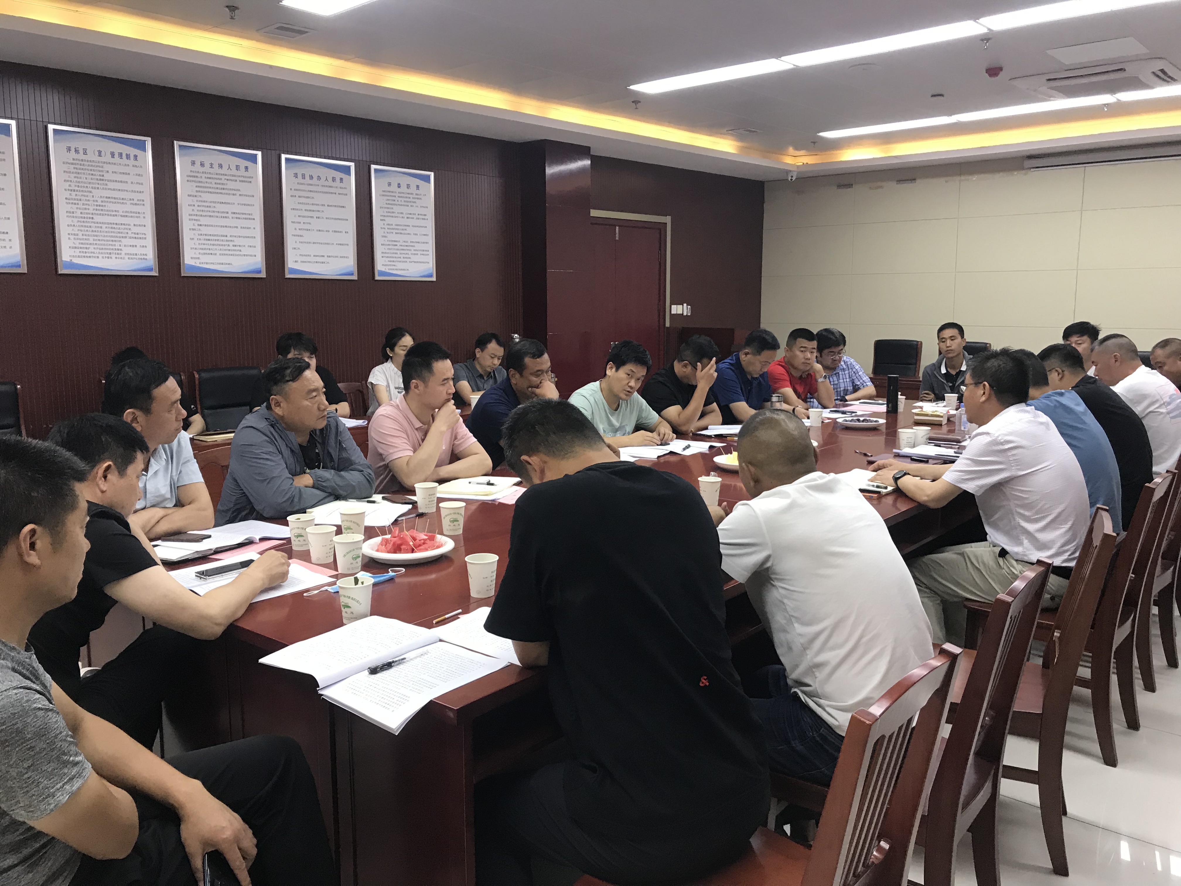 礦產(chǎn)公司召開勞務(wù)單位座談會(huì)