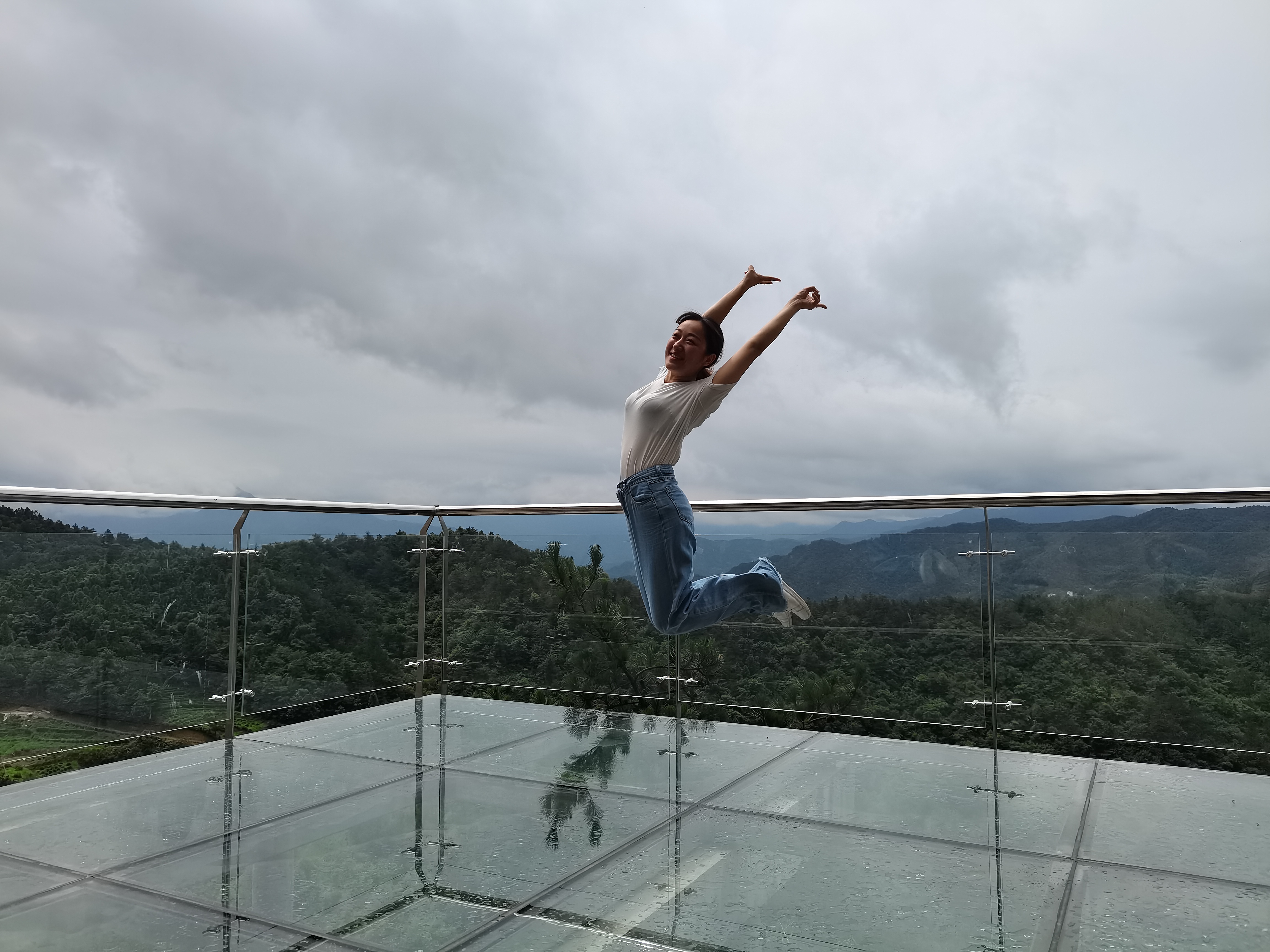 縣多家新聞媒體赴銅鑼寨景區(qū)采風